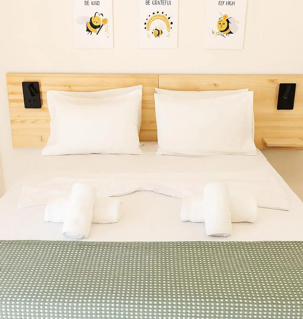 The Bee Apartments Dhërmi
